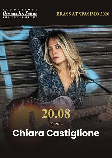Chiara Castiglione in blu