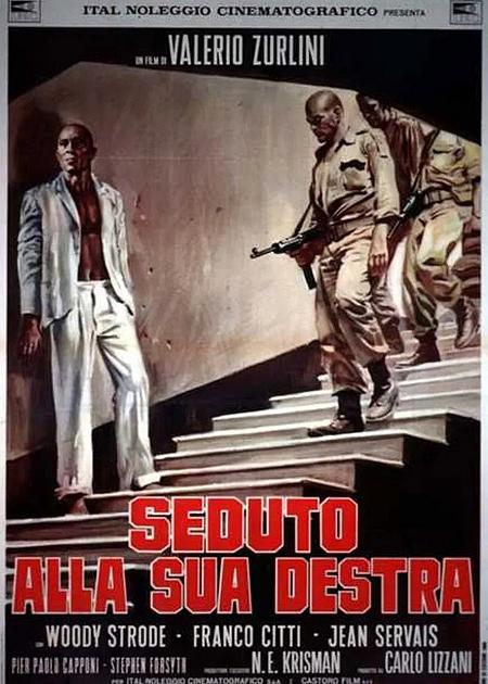 SEDUTO ALLA SUA DESTRA