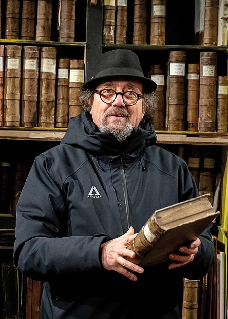 RACCONTI DELL'UOMO DAL CAPPELLO DI PAGLIA