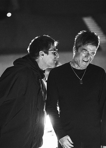 OASIS: DON'T LOOK BACK IN ANGER