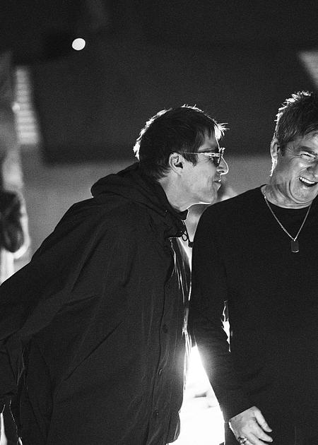 OASIS: DON'T LOOK BACK IN ANGER
